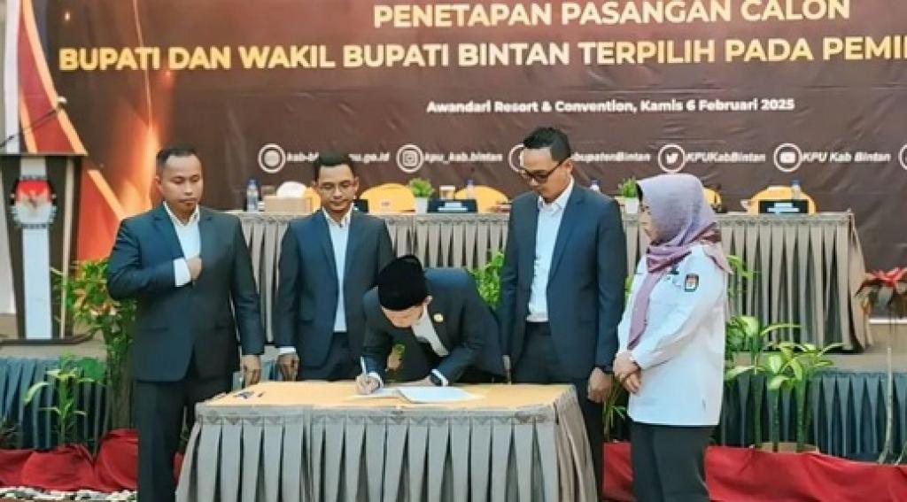 Pilkada Bintan 2024: Roby Kurniawan dan Deby Maryanti Resmi Jadi Bupati dan Wakil Bupati Terpilih