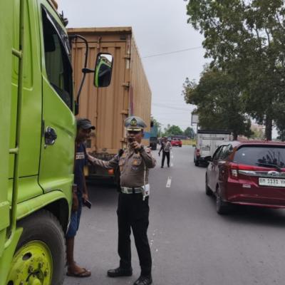 Tim Gabungan Beri Sanksi 76 Kendaraan Pelanggar Aturan di Jalan SM Amin