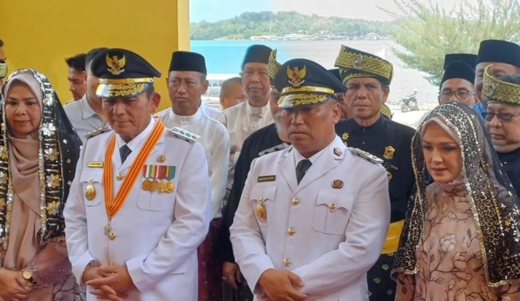 Upacara Adat Melayu Sambut Ansar Ahmad dan Nyanyang Haris Pratamura sebagai Gubernur dan Wakil Gubernur Kepri