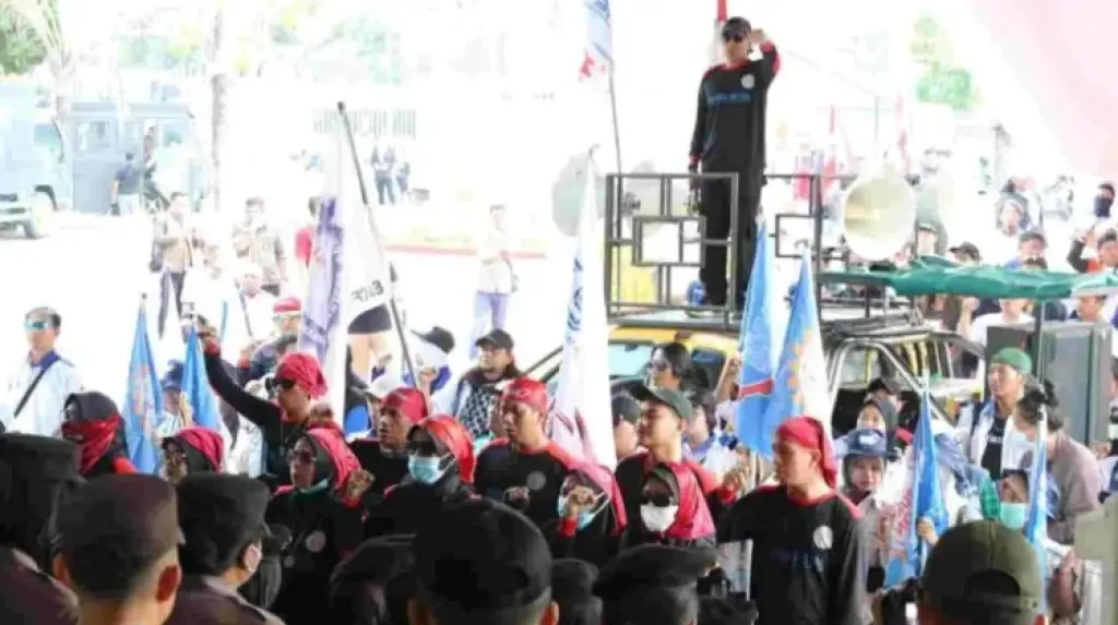 Demo di DPRD Batam, FSPMI Desak Upah 2027 Naik dan Pesangon Diubah