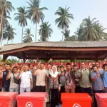 Bupati Natuna Salurkan 102 Kotak Pendingin Ikan untuk 72 Nelayan