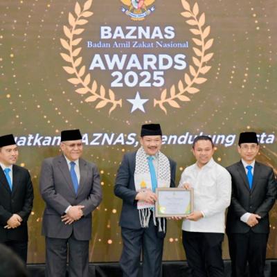 Gubri Abdul Wahid Dianugerahi Penghargaan Baznas Awards 2025