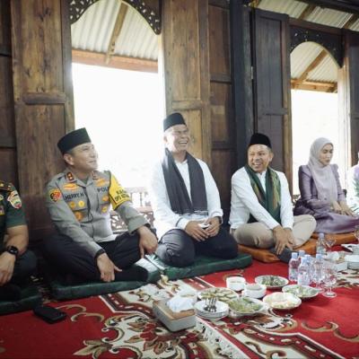 Gubernur Riau Hadiri Makan Bajambau di Kampar, Pererat Silaturahmi dan Warisan Budaya