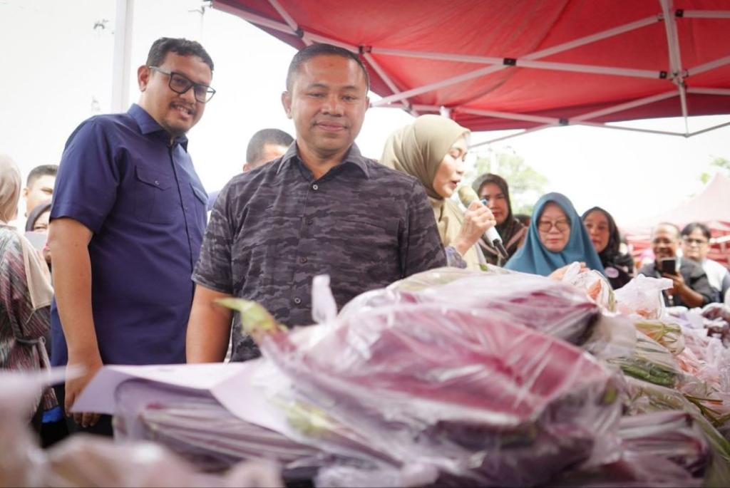 Gubernur Wahid Buka Program Pasar Murah di Bengkalis
