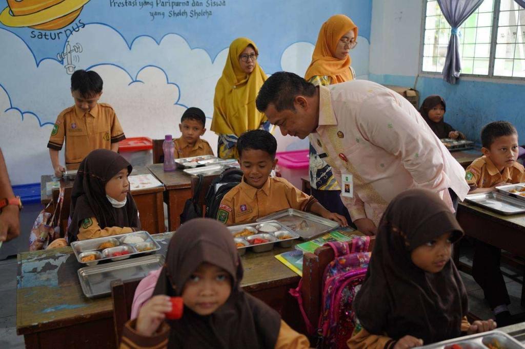 Pemprov Riau Berkomitmen Terus Benahi Pemberian MBG