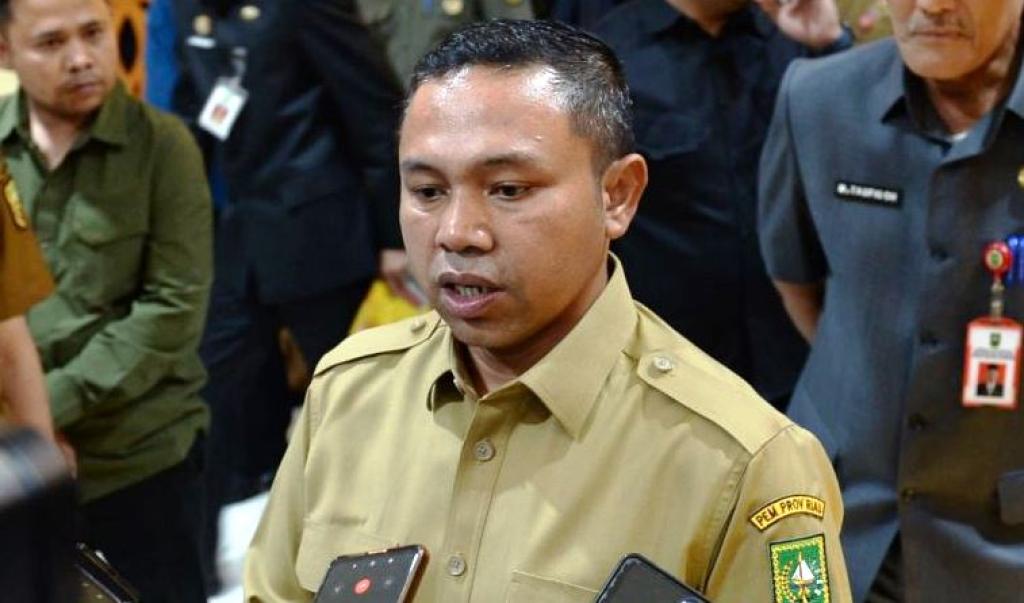 Gubernur Riau Abdul Wahid Bakal Ganti Kepsek SMA/SMK Negeri yang Gelar Perpisahan di Luar Sekolah