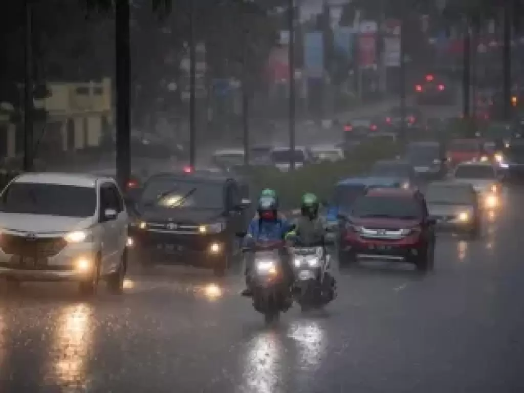 Waspada! Cuaca Ekstrem di Kepri, BMKG Prediksi Hujan dan Gelombang Tinggi