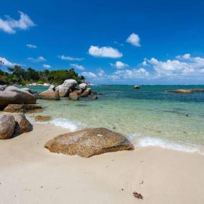 Pantai Trikora Masih Jadi Pilihan Favorit Menikmati Liburan Cuti Bersama