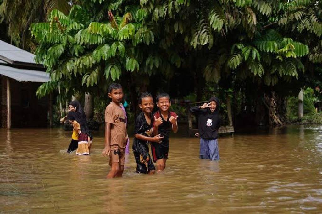 Tiga Kabupaten di Riau Kebanjiran, Sejumlah Warga Terpaksa Mengungsi