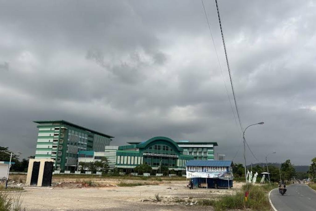 BMKG Peringatkan Cuaca Ekstrem di Kepri: Hujan Disertai Petir dan Angin Kencang Berpotensi Landa Wilayah Ini