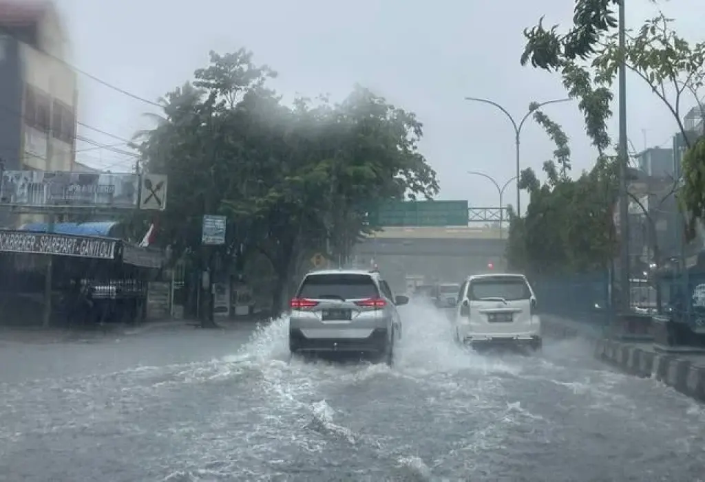 Prakiraan Cuaca Riau Hari Ini: Hujan Sedang-Lebat Berpotensi Landa 10 Kabupaten