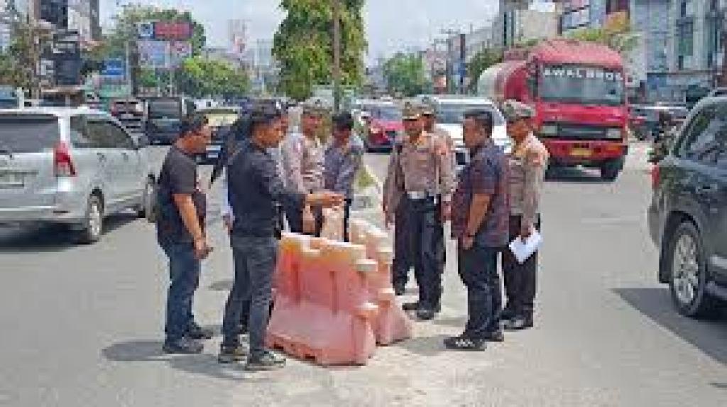 Uji Coba Penutupan Dua U-Turn di Jalan Nangka Pekanbaru, Satu Titik Dipastikan Ditutup Permanen