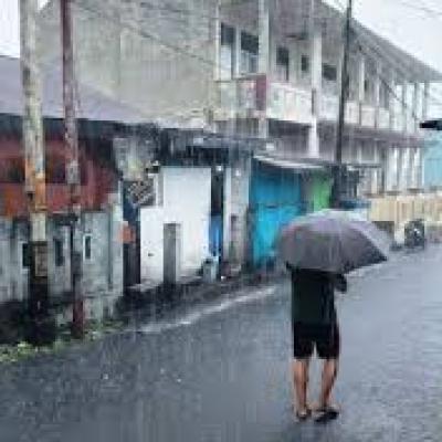 BMKG Keluarkan Peringatan Dini Hujan Lebat di 10 Kabupaten/Kota di Riau Hari ini