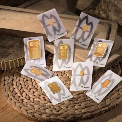 Harga Emas Antam Hari Ini Turun Rp2.000 per Gram, Simak Daftar Lengkapnya