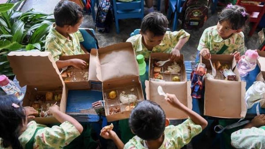 Program Makan Bergizi Gratis Nasional Dimulai Besok: 190 Dapur Operasional di 26 Provinsi