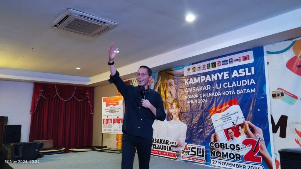 Wakil Walikota Batam, Amsakar Achmad, Raih Gelar Doktor Ilmu Pemerintahan dengan Penelitian Inovatif