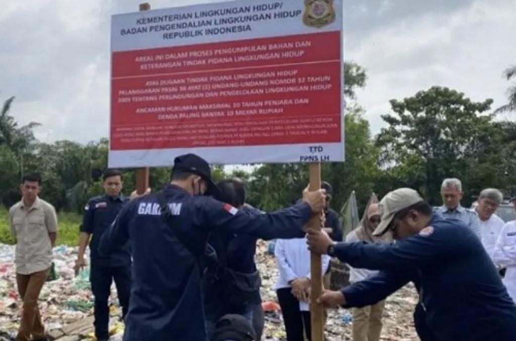 Sidak ke Kampar, Menteri LH Segel TPS Ilegal