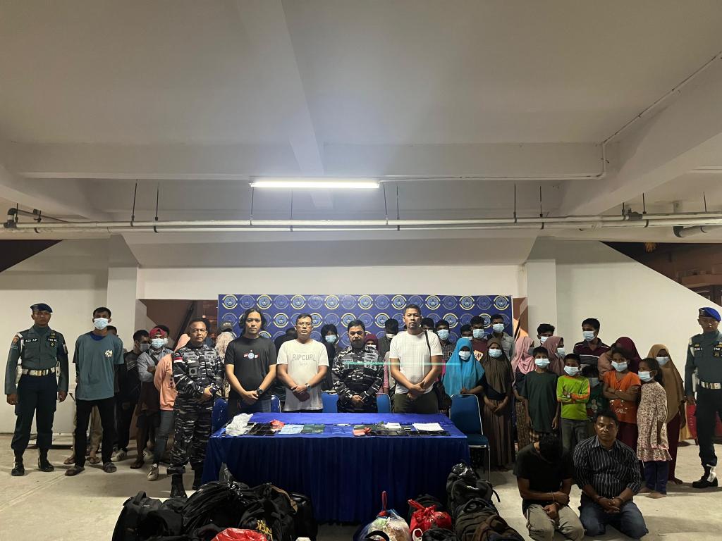 Luar Biasa, F1QR Lanal Dumai dan Tim Satgas Opsintelmar Koarmada I Berhasil Gagalkan keberangkatan 17 calon PMI dan 24 WNA Bangladesh