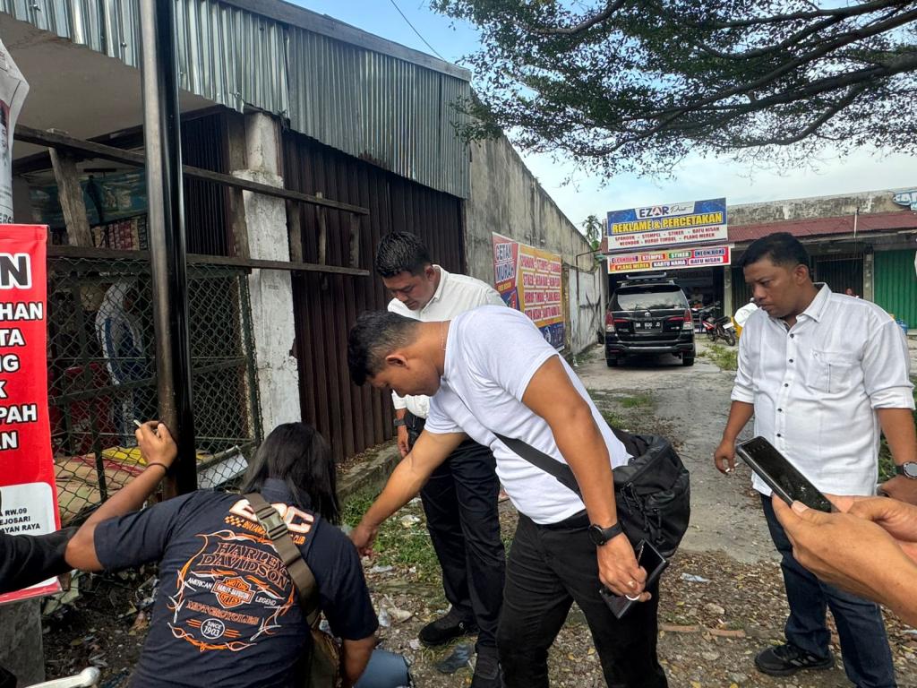 Warga Hangtuah Heboh! Tak Mau Bayar Sampah, Seorang Pria Jadi Korban Penusukan Dua Pria Tak Dikenal