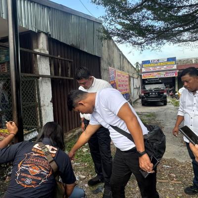 Warga Hangtuah Heboh! Tak Mau Bayar Sampah, Seorang Pria Jadi Korban Penusukan Dua Pria Tak Dikenal