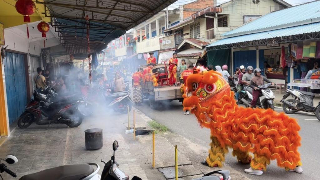 Atraksi Barongsai Meriahkan Perayaan Tahun Baru China di Dabo