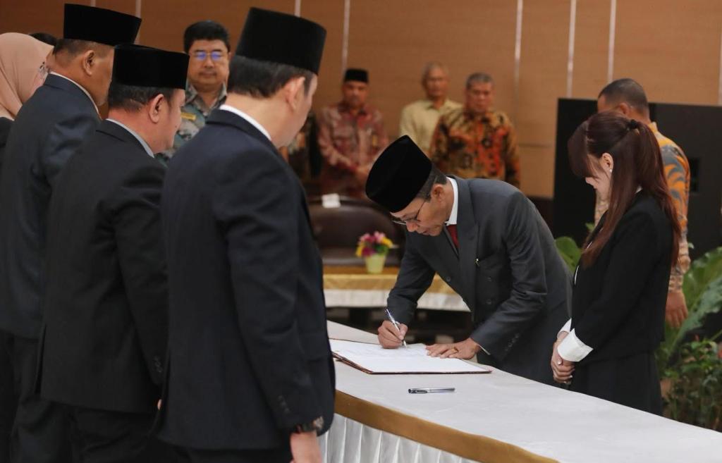 Amsakar Tegaskan Evaluasi Kabinet Jika Kinerja Pejabat Pemkot Tak Optimal