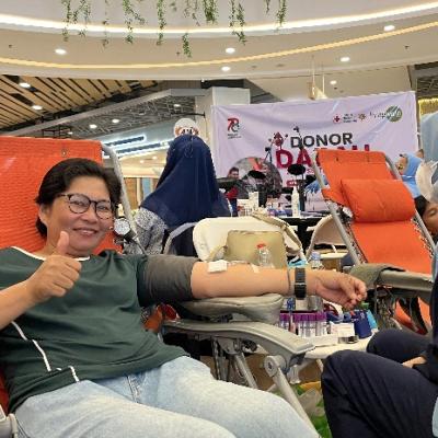 Ajak Masyarakat Peduli Sesama, Living World Pekanbaru Galang Donor Darah dalam Rangka HUT ke-7