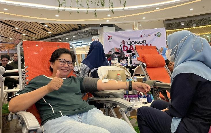 Ajak Masyarakat Peduli Sesama, Living World Pekanbaru Galang Donor Darah dalam Rangka HUT ke-7
