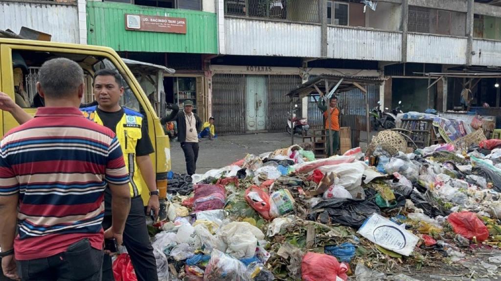 Pemko Pekanbaru Berdayakan LPS Hingga Seluruh OPD, Tumpukan Sampah di Jalan Protokol Mulai Teratasi