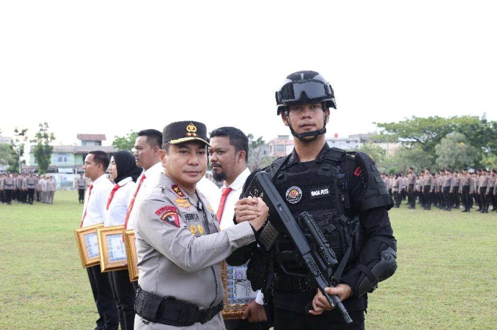 Polda Riau Luncurkan Tim "RAGA PLUS" dan Beri Penghargaan kepada Personel Berprestasi