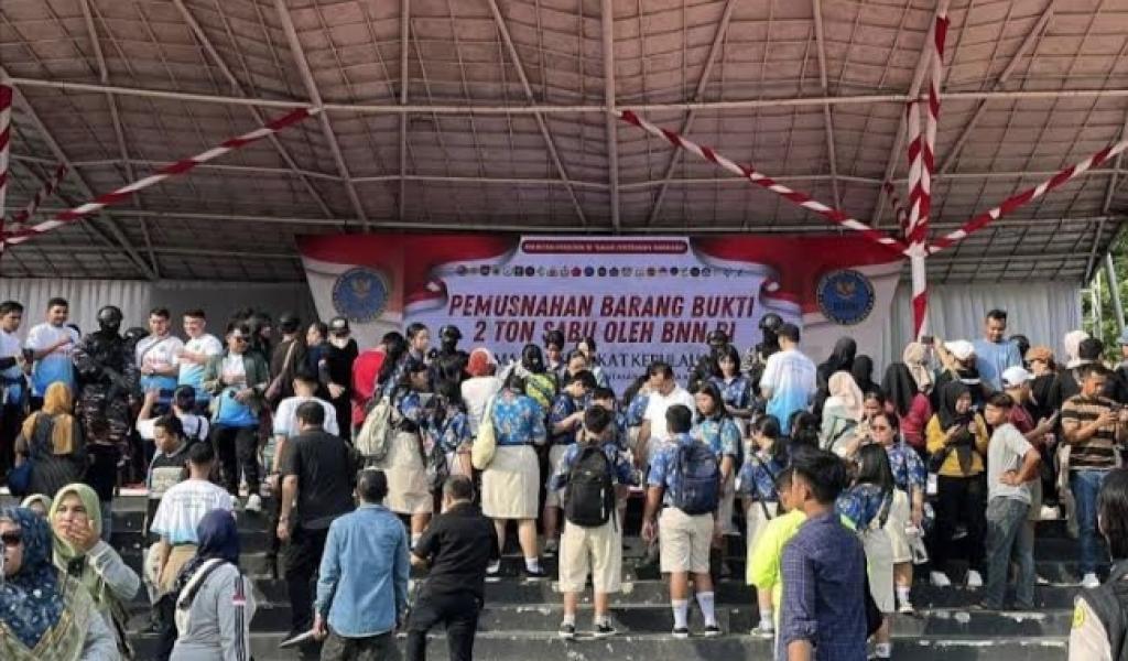 Menko Polkam Budi Gunawan Pimpin Pemusnahan 2 Ton Sabu di Batam