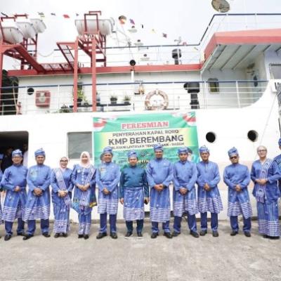 Hadiri Perayaan HUT Inhil, Gubernur Wahid Janji Majukan Kampung Halaman