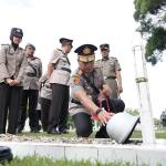 Khidmat dan Penuh Makna, Kapolda Riau Pimpin Ziarah dan Tabur Bunga Sambut Hari Bhayangkara ke-79