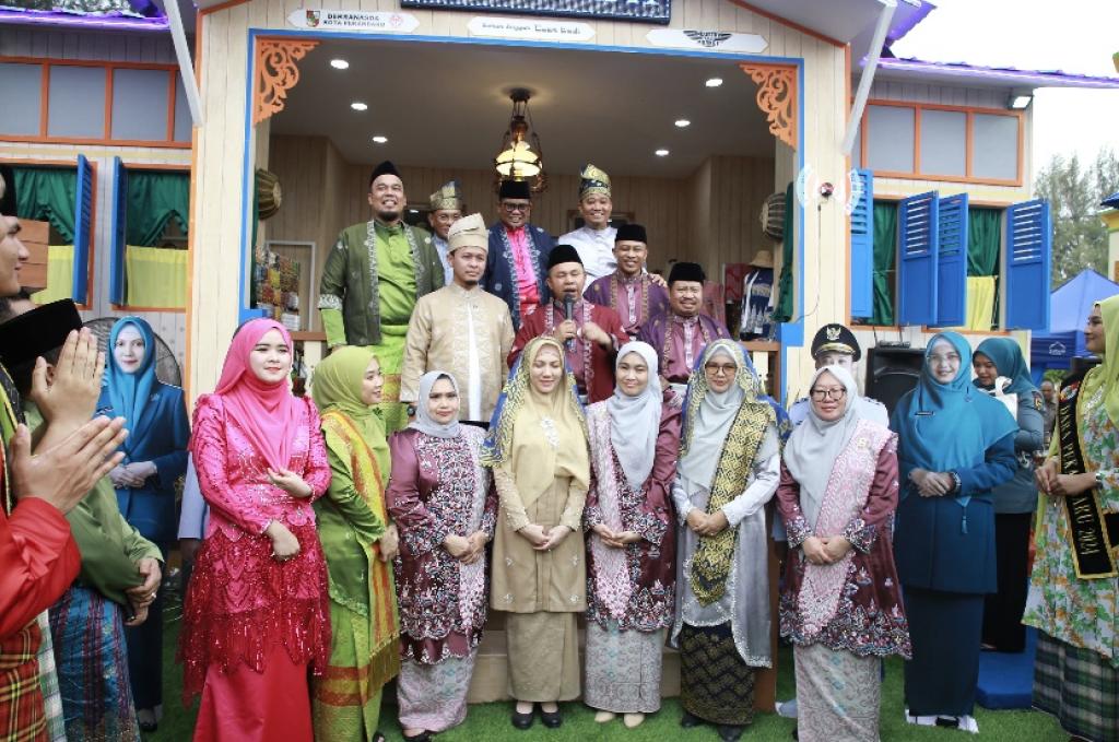 Kafilah Kota Pekanbaru Tampil Unik di MTQ Riau ke-43, Usung Tema Rumah Tuan Kadi dan Save Tesso Nilo