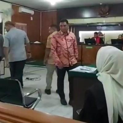 Hakim Marahi Zulhelmi Beri Tas Mahal Untuk Risnandar, Kalau Untuk Anak Sekolah Miskin Bisa Dapat Banyak