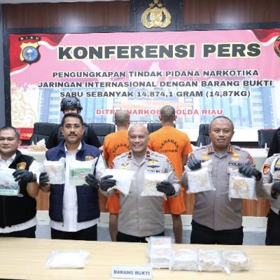 Polda Riau Gagalkan Peredaran 15 Bungkus Sabu Tujuan Padang