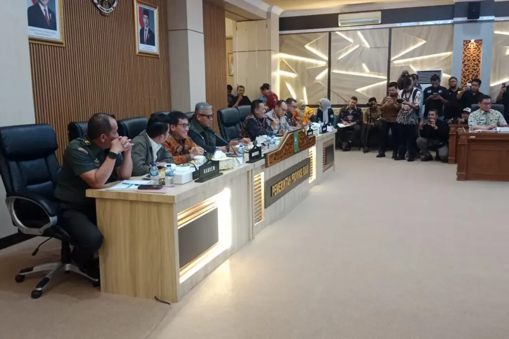 BAM DPR Datangi Gubernur Riau Bahas Sial Relokasi Taman Naaional Tesso Nillo