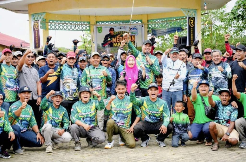 Bupati Inhu Larang Keras Racun dan Setrum Ikan, Ajak Warga Jaga Ekosistem