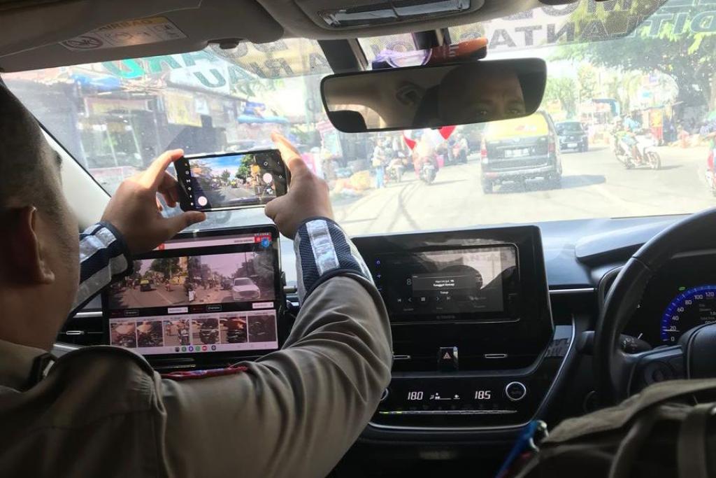 Satgas Gakkum Polda Riau Tindak 75 Pelanggaran Lalu Lintas Pada Hari Ke-3 Ops Patuh Lancang Kuning 2025