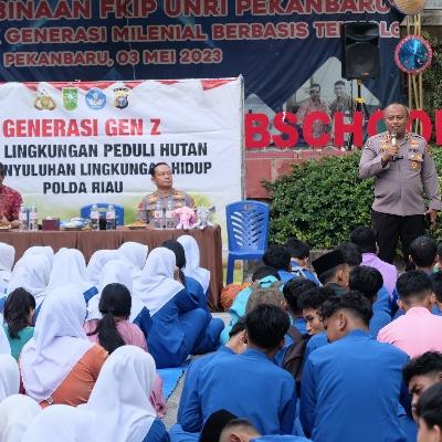 Tanamkan Kepedulian Lingkungan, Polda Riau Gencarkan Green Policing di SMK Labor Pekanbaru