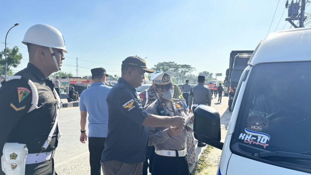 Puluhan Pengendara Terjaring Operasi Patuh Lancang Kuning 2025 di Jalan Lintas Pekanbaru-Bangkinang