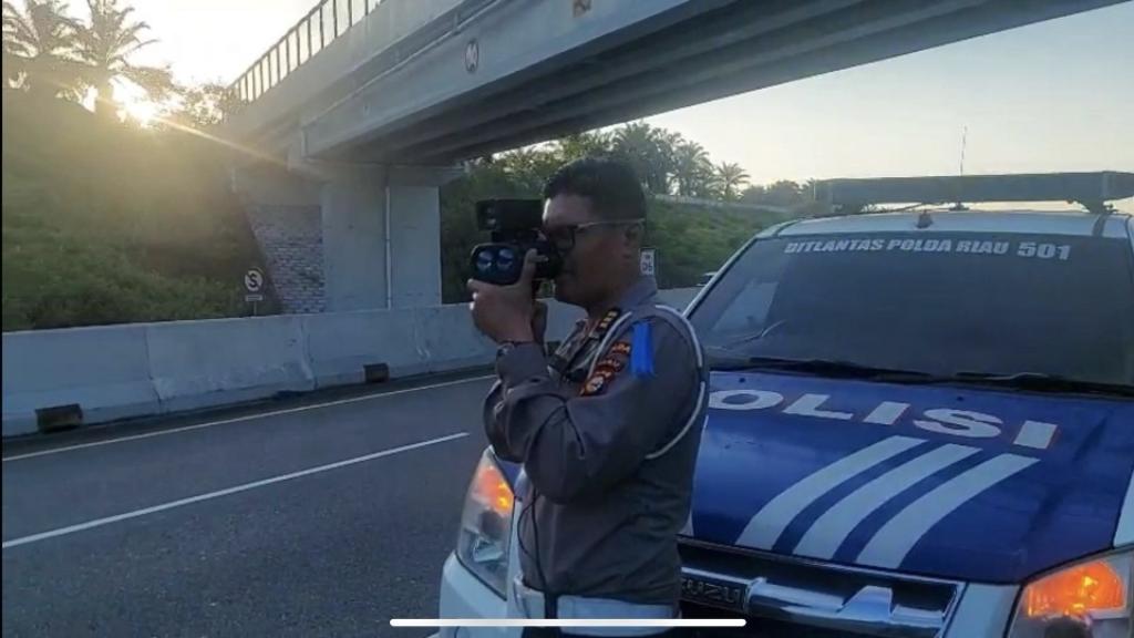 Sukseskan Operasi Patuh Lancang Kuning 2025, Ditlantas Polda Riau Terjunkan Tim Speed Gun di Tol Permai
