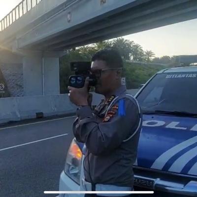 Sukseskan Operasi Patuh Lancang Kuning 2025, Ditlantas Polda Riau Terjunkan Tim Speed Gun di Tol Permai