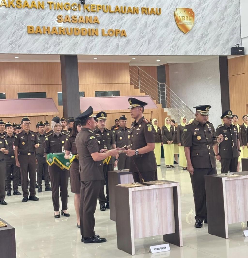 Sertijab Kejari Batam, I Ketut Kasna Dedi, S.H., M.H Resmi Digantikan I Wayan Wiradarma, S.H., M.H.
