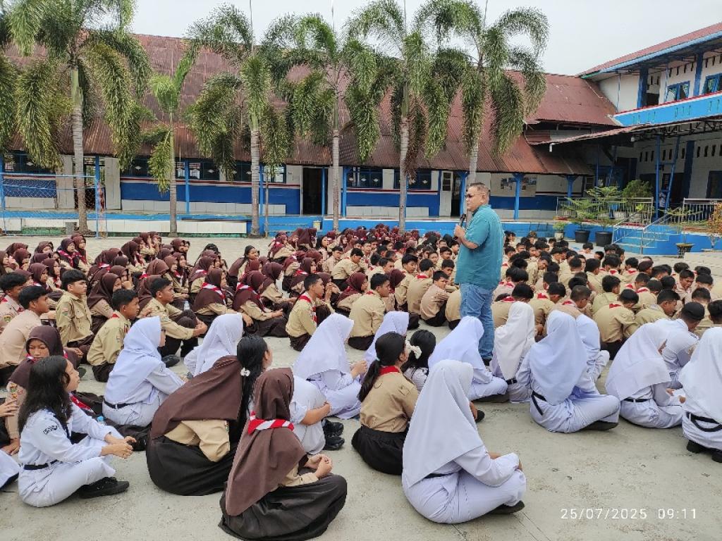 Ketua Umum JMSI Motivasi Siswa SMPN 1 Padangsidimpuan Tingkatkan Literasi Digital