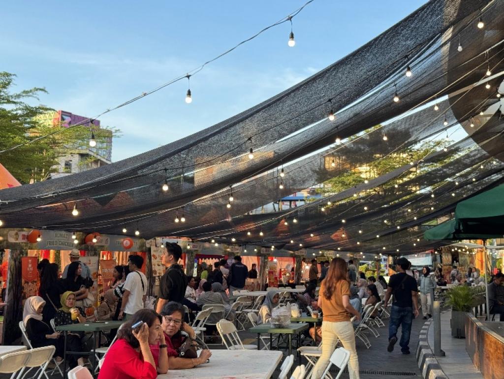 Meriahkan HUT ke-80 RI, Living World Pekanbaru Hadirkan Festival Kuliner, Fashion Nusantara dan Lomba 17-an