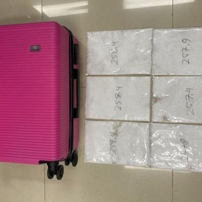 Berusaha Selundupkan 6 Kg Sabu, Dua Kurir Ditangkap di Bandara SSK II