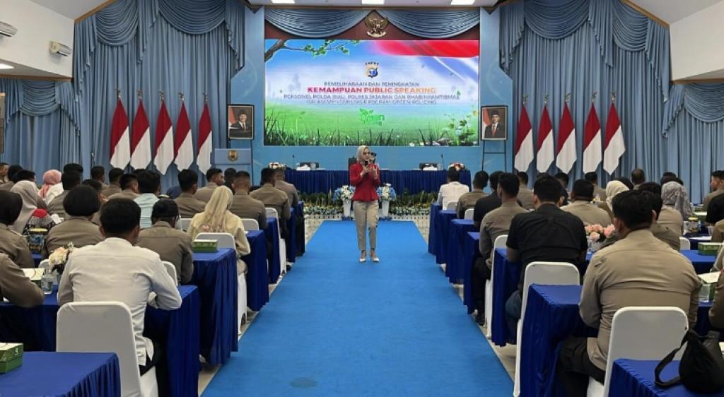 Polda Riau Gelar Pelatihan Public Speaking Dukung Program Green Policing