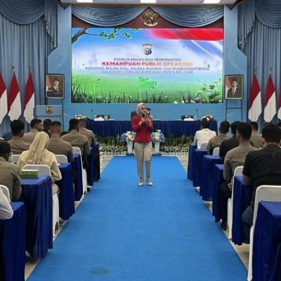 Polda Riau Gelar Pelatihan Public Speaking Dukung Program Green Policing