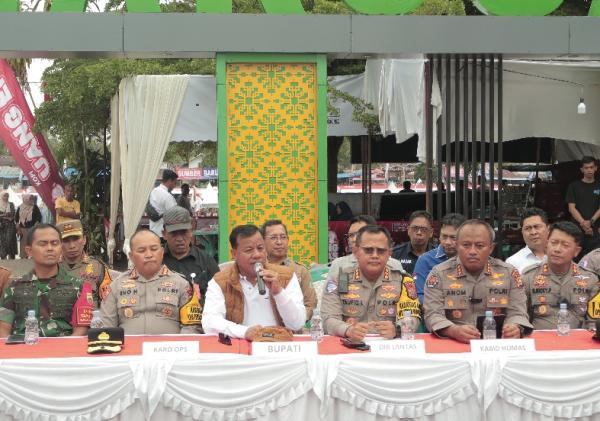 Polda Riau Gelar Konferensi Pers Pengamanan Pacu Jalur 2025 di Kuansing